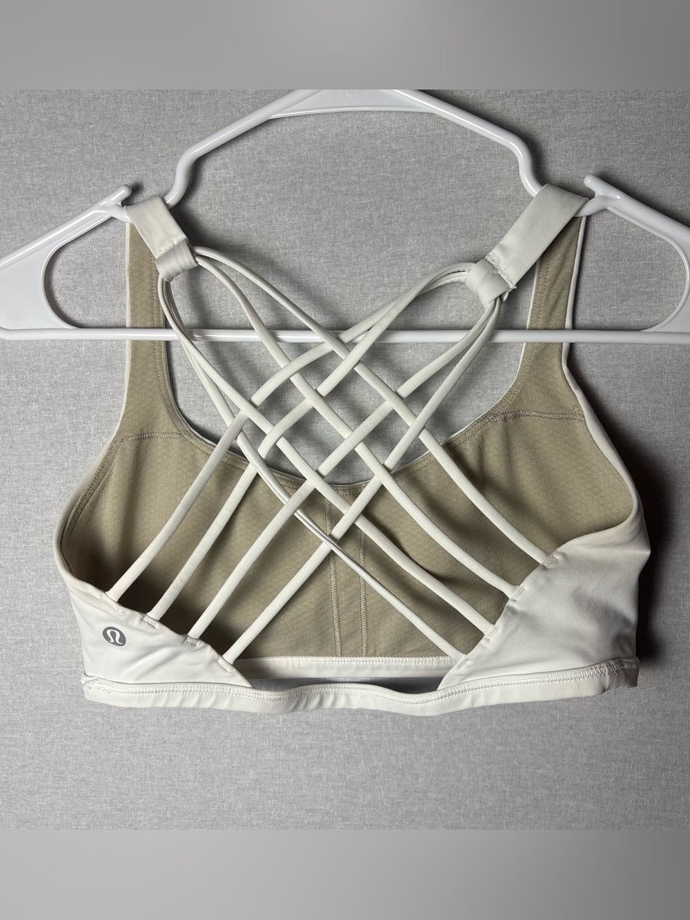 Lululemon Free To Be Bra Wild Sports Bra Size 8 White W2731S